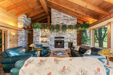 This luxury 4BR/3BA custom estate near Land O'Lakes sits on 14 - photo 5