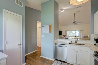 TURNKEY,FULLY FURNISHED 2BR/2BA with stunning lake and golf - photo 26