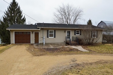 Mississippi River Home For Sale in Cassville Wisconsin