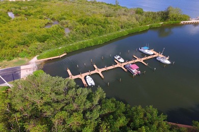 TURNKEY,FULLY FURNISHED 2BR/2BA with stunning lake and golf - photo 41
