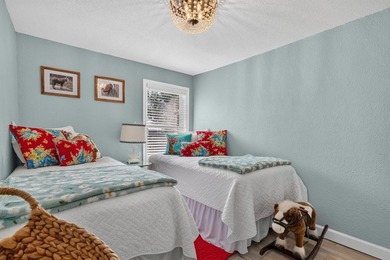 Experience the charm of Chincoteague Island from this - photo 42