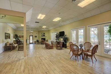 TURNKEY,FULLY FURNISHED 2BR/2BA with stunning lake and golf - photo 46