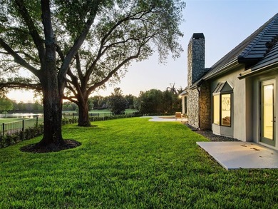 Set along Isleworth's signature 12th fairway, this fully - photo 46