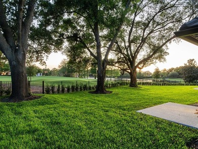 Set along Isleworth's signature 12th fairway, this fully - photo 47