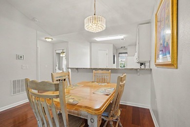 This beautifully maintained second-floor 2-bedroom, 2-bath condo - photo 6