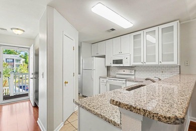 This beautifully maintained second-floor 2-bedroom, 2-bath condo - photo 10