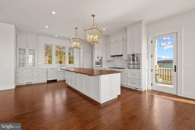 Set on a 2.38 acre peninsula with 1,100 feet of waterfrontage - photo 11