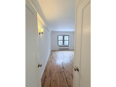 Freshly Painted 1BR/1BA co-op in prime Forest Hills. Abundant - photo 14