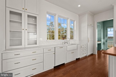 Set on a 2.38 acre peninsula with 1,100 feet of waterfrontage - photo 14