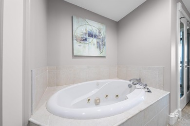 Welcome to Island Tower 2202! Enjoy the spectacular views from - photo 18