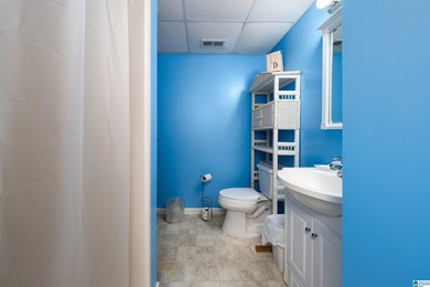 Very nice four bedroom, 3 bath home on quiet circle overlooking - photo 20