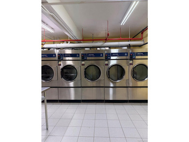 Freshly Painted 1BR/1BA co-op in prime Forest Hills. Abundant - photo 20