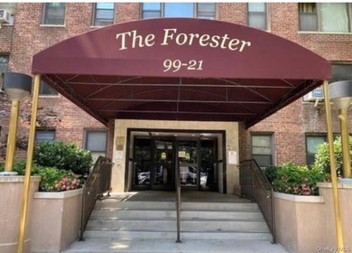 Freshly Painted 1BR/1BA co-op in prime Forest Hills. Abundant - photo 21