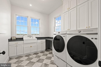 Set on a 2.38 acre peninsula with 1,100 feet of waterfrontage - photo 31