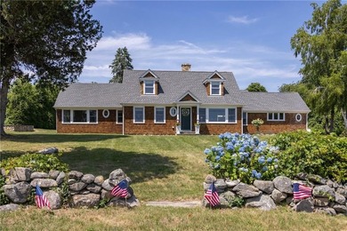 Weekapaug at its finest.Nestled on nearly 3/4 of an acre of - photo 2