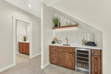 Exceptional craftsmanship, charm & high-end finishes throughout - photo 36