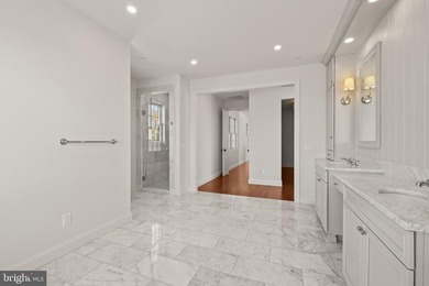 Set on a 2.38 acre peninsula with 1,100 feet of waterfrontage - photo 38
