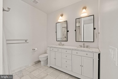 Set on a 2.38 acre peninsula with 1,100 feet of waterfrontage - photo 44