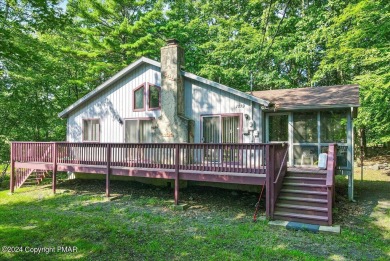 Lake Home For Sale in Bushkill, Pennsylvania