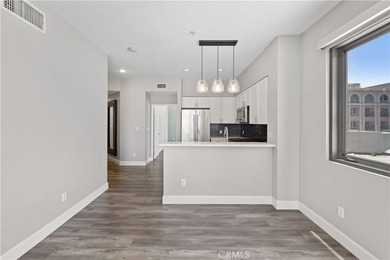 Stunning Turn-Key Corner Condo in the Heart of San Diego's - photo 6