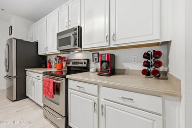 Welcome to this beautifully maintained first-floor 3BR, 2BA - photo 11