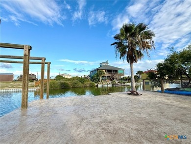 Come take a look at this incredible 0.21-acre waterfront lot - photo 3