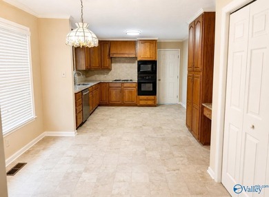 ***FROR***CHARMING FULL-BRICK, 4-BED, 3-BATH HOME ON A SPACIOUS - photo 16
