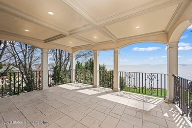 Beyond a private gated entrance and sweeping drive, this - photo 27