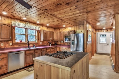 PRIVATE LAKEFRONT HOME. Welcome to your serene 8-acre hideaway - photo 29
