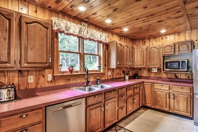 PRIVATE LAKEFRONT HOME. Welcome to your serene 8-acre hideaway - photo 31