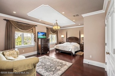 Beyond a private gated entrance and sweeping drive, this - photo 34