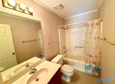 ***FROR***CHARMING FULL-BRICK, 4-BED, 3-BATH HOME ON A SPACIOUS - photo 37