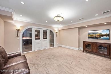 Beyond a private gated entrance and sweeping drive, this - photo 42