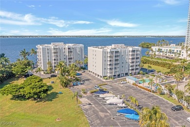 Caloosahatchee River Condo For Sale in Fort Myers Florida