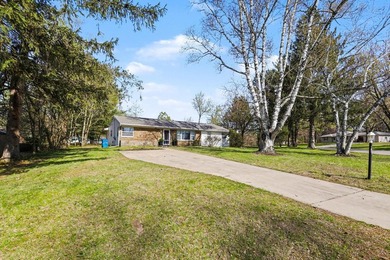 Absolutely stunning & completely updated ranch in Harper Creek - photo 3