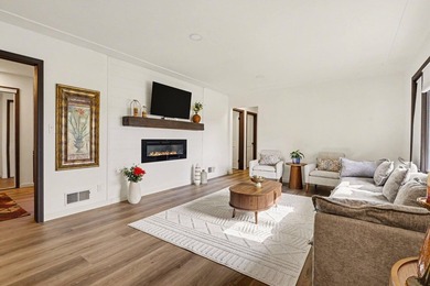 Absolutely stunning & completely updated ranch in Harper Creek - photo 5