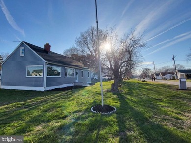Welcome to your dream coastal retreat in the highly sought-after - photo 3