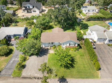 This well kept ranch offers comfortable living in a desirable - photo 2