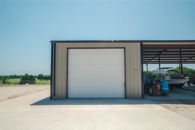 20 acres. Working Boat and RV Storage Business. Barndominium - photo 4