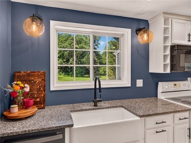 Welcome to 17 Fenton Rd! 4 bedrooms on a picturesque lot, room - photo 21