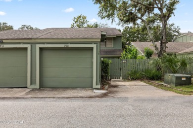 (private lake, pond, creek) Townhome/Townhouse Sale Pending in Ormond Beach Florida