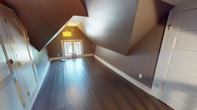 Victorian *Painted Lady* Tucked away in the heart of Downtown - photo 34