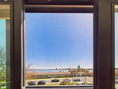 Steps from the Ocean. A rare South Boston luxury residence - photo 11