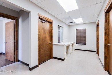 Mixed use building in the heart of Lafayette with high