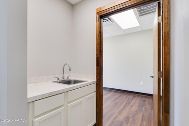 Mixed use building in the heart of Lafayette with high