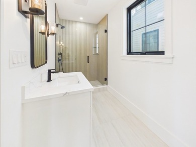 Steps from the Ocean. A rare South Boston luxury residence - photo 13