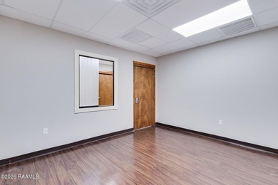 Mixed use building in the heart of Lafayette with high