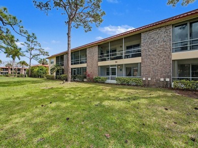 NEW PRICE Tastefully appointed 1st Floor 55+ FURNISHED and - photo 17