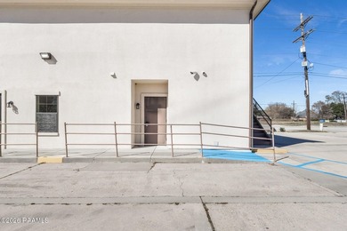 Mixed use building in the heart of Lafayette with high