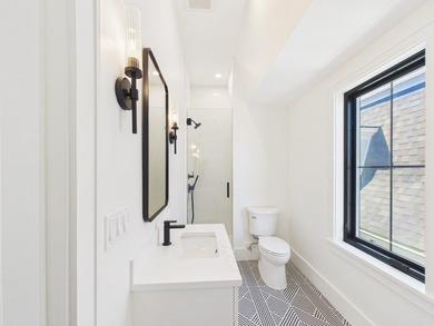 Steps from the Ocean. A rare South Boston luxury residence - photo 24